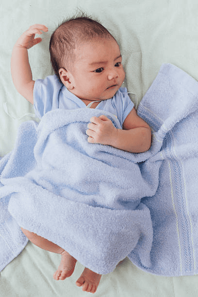 寶寶浴巾好處多多，協助寶寶擁有安全感及生長！（圖片來源：pexels）